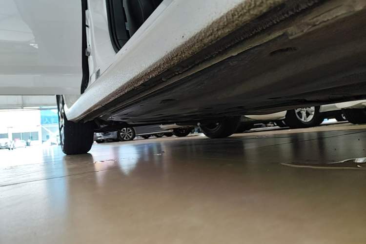 Used Volkswagen Lavida 2022 1.5L Automatic Comfort Edition Right Side Sill