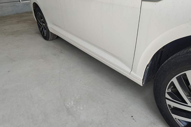 Used Volkswagen Lavida 2022 280TSI DSG Comfort Edition Right Side Sill