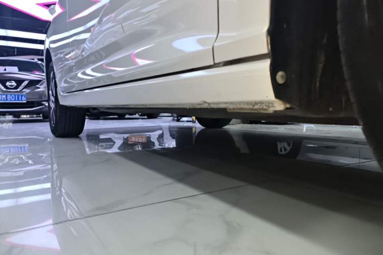 Used Volkswagen Lavida 2022 1.5L Automatic Comfort Edition Right Side Sill