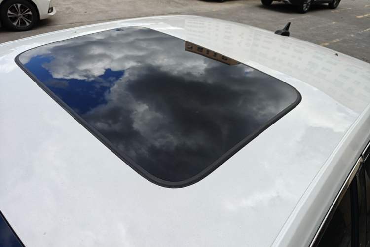 Used Volkswagen Lavida 2022 1.5L Automatic Comfort Edition Roof