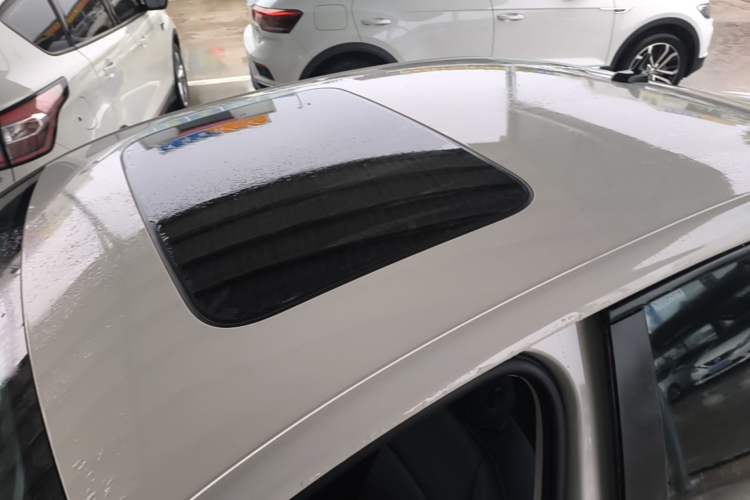 Used Volkswagen Lavida 2022 1.5L Automatic Comfort Edition Roof