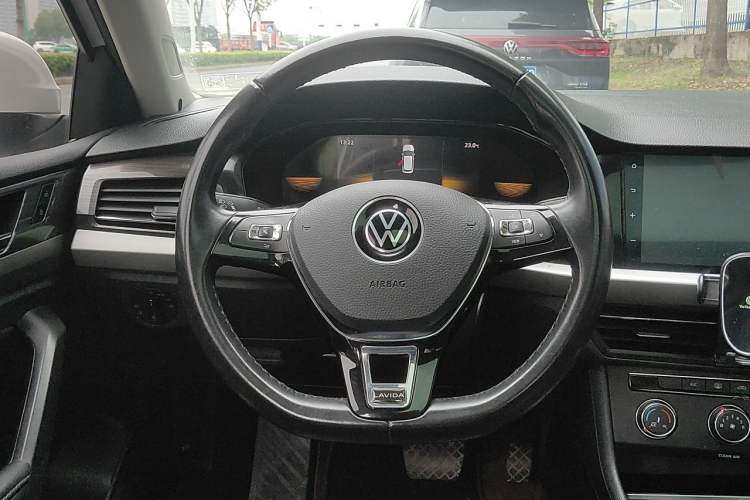 Used Volkswagen Lavida 2022 280TSI DSG Comfort Edition Steering Wheel