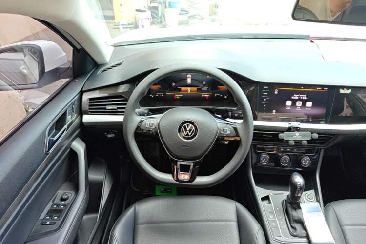 Used Volkswagen Lavida 2022 1.5L Automatic Comfort Edition Steering Wheel