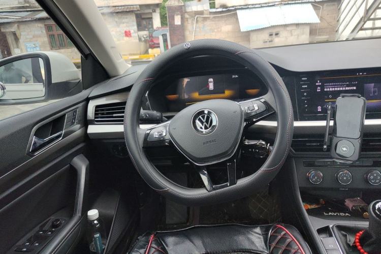 Used Volkswagen Lavida 2022 1.5L Manual Comfort Edition Steering Wheel