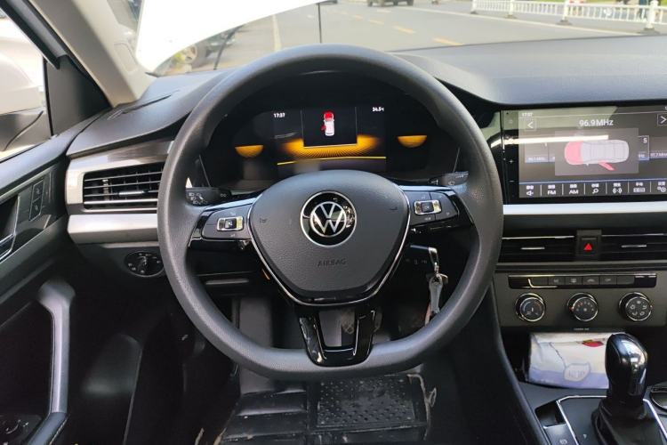 Used Volkswagen Lavida 2022 1.5L Automatic Comfort Edition Steering Wheel