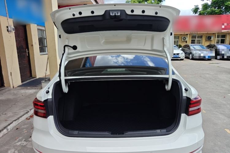 Used Volkswagen Lavida 2022 1.5L Automatic Comfort Edition Trunk