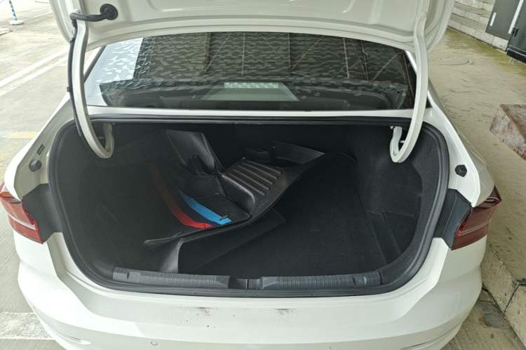 Used Volkswagen Lavida 2022 1.5L Automatic Comfort Edition Trunk