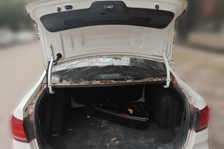 Used Volkswagen Lavida 2022 1.5L Automatic Fashion Edition Trunk