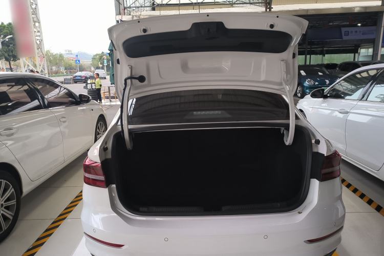 Used Volkswagen Lavida 2022 1.5L Automatic Comfort Edition Trunk