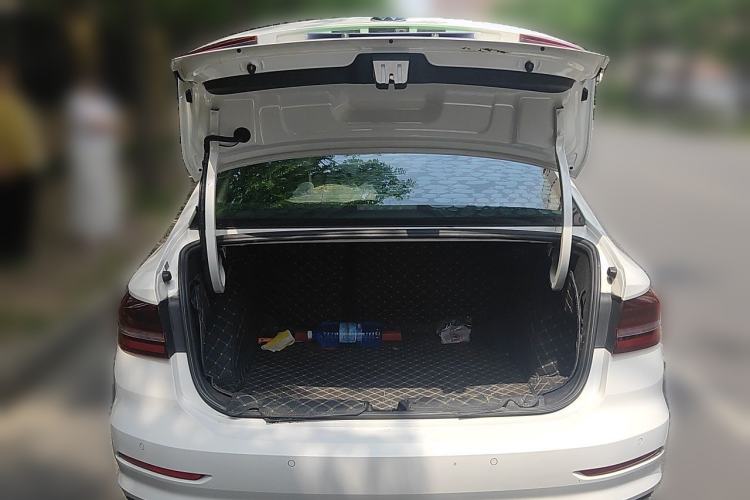 Used Volkswagen Lavida 2022 1.5L Automatic Comfort Edition Trunk