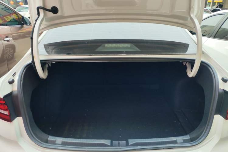Used Volkswagen Lavida 2022 280TSI DSG Comfort Edition Trunk