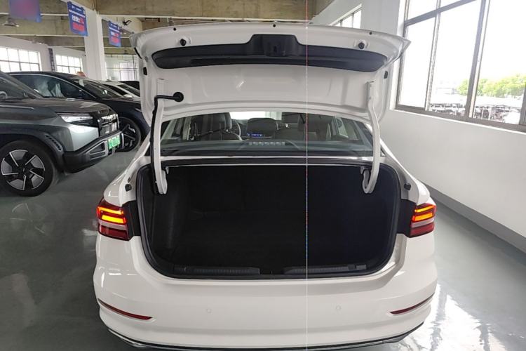 Used Volkswagen Lavida 2022 280TSI DSG Luxury Edition Trunk