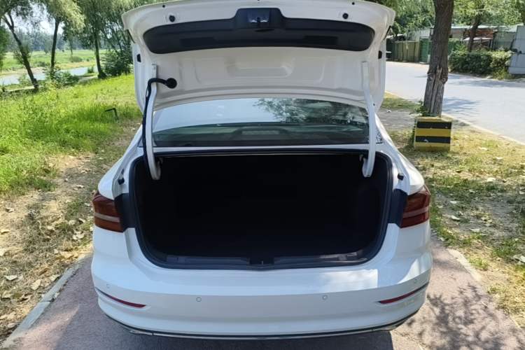 Used Volkswagen Lavida 2022 1.5L Automatic Vision Edition Trunk