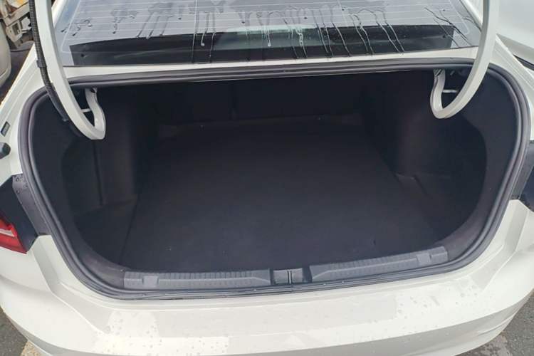 Used Volkswagen Lavida 2022 1.5L Automatic Comfort Edition Trunk