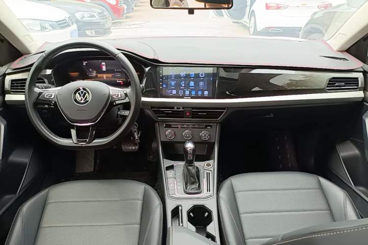 Used Volkswagen Lavida 2022 1.5L Automatic Comfort Edition Center Console