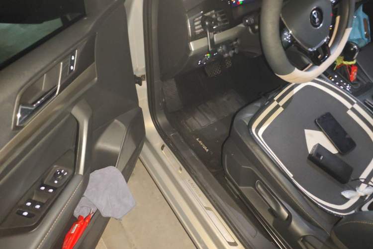 Used Volkswagen Lavida 2022 1.5L Automatic Comfort Edition Driver Seat