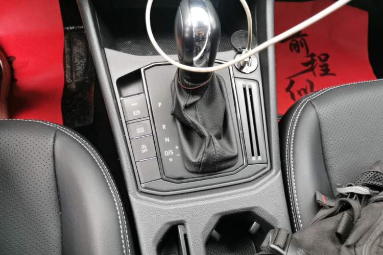 Used Volkswagen Lavida 2022 1.5L Automatic Fashion Edition Gear Lever