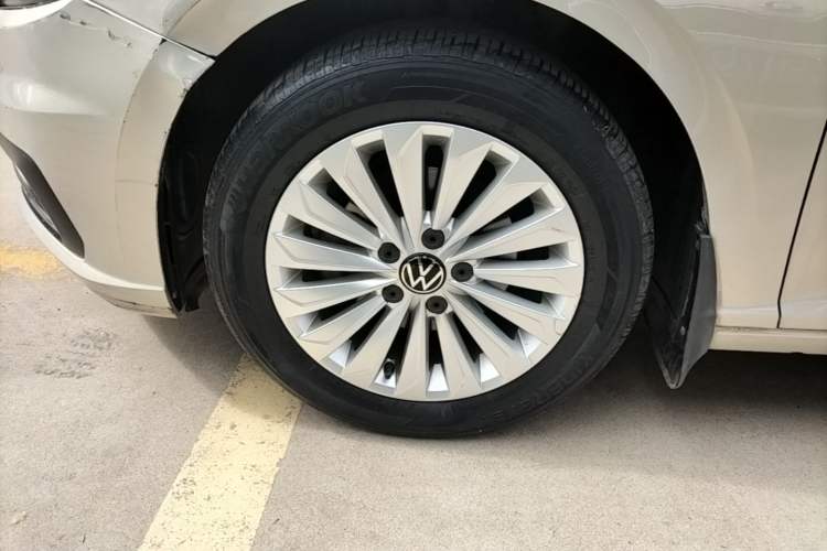 Used Volkswagen Lavida 2022 1.5L Automatic Comfort Edition Left Front Wheel Hub