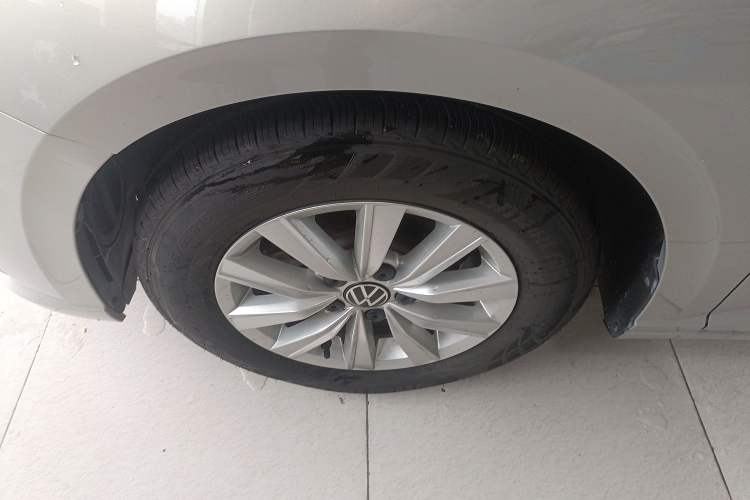 Used Volkswagen Lavida 2022 1.5L Automatic Fashion Edition Left Front Wheel Hub