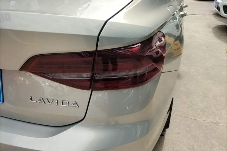 Used Volkswagen Lavida 2022 1.5L Automatic Comfort Edition Right Rear Taillight