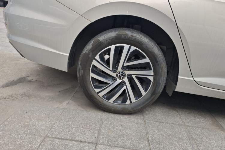 Used Volkswagen Lavida 2022 280TSI DSG Comfort Edition Right Rear Wheel Hub