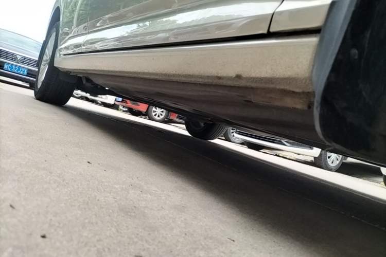 Used Volkswagen Lavida 2022 1.5L Automatic Comfort Edition Right Side Sill