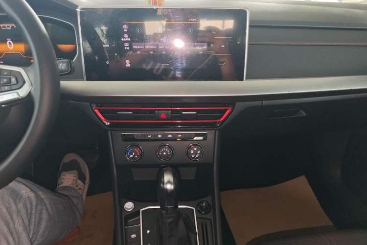 Used Volkswagen Lavida 2023 300TSI DSG Starry Full-Comfort Edition Audio And AC Panel