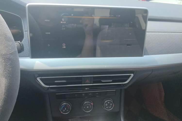 Used Volkswagen Lavida 2023 280TSI DSG Full-Comfort Edition Audio And AC Panel