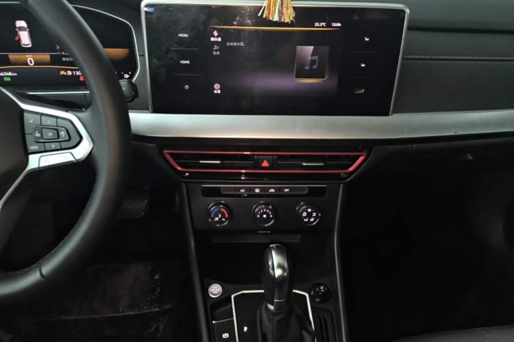 Used Volkswagen Lavida 2023 300TSI DSG Starry Full-Comfort Edition Audio And AC Panel
