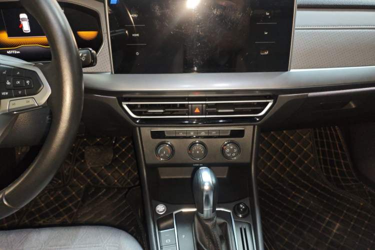Used Volkswagen Lavida 2023 280TSI DSG Full-Comfort Edition Audio And AC Panel