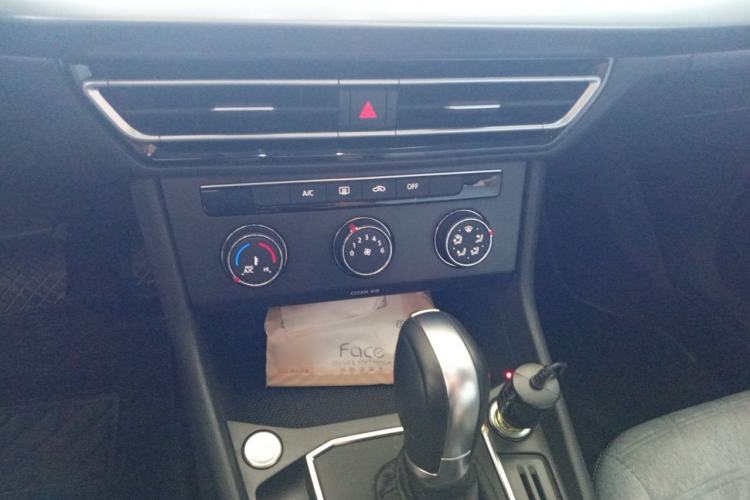 Used Volkswagen Lavida 2023 280TSI DSG Full-Comfort Edition Audio And AC Panel