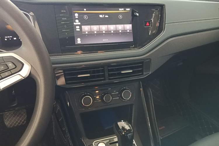 Used Volkswagen Lavida 2023 New Sharp 1.5L Automatic Outstanding New Vision Edition Audio And AC Panel