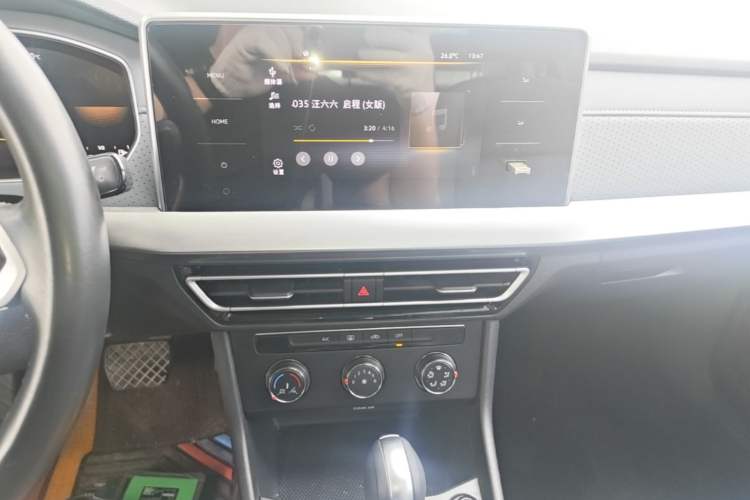 Used Volkswagen Lavida 2023 Revised Version 1.5L Automatic – Full-Option Edition Audio And AC Panel
