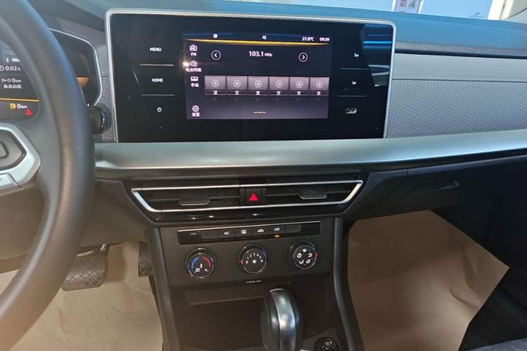 Used Volkswagen Lavida 2023 1.5L Automatic Full-Comfort Edition Audio And AC Panel