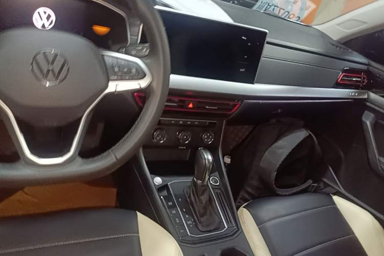 Used Volkswagen Lavida 2023 300TSI DSG Starry Full-Comfort Edition Audio And AC Panel