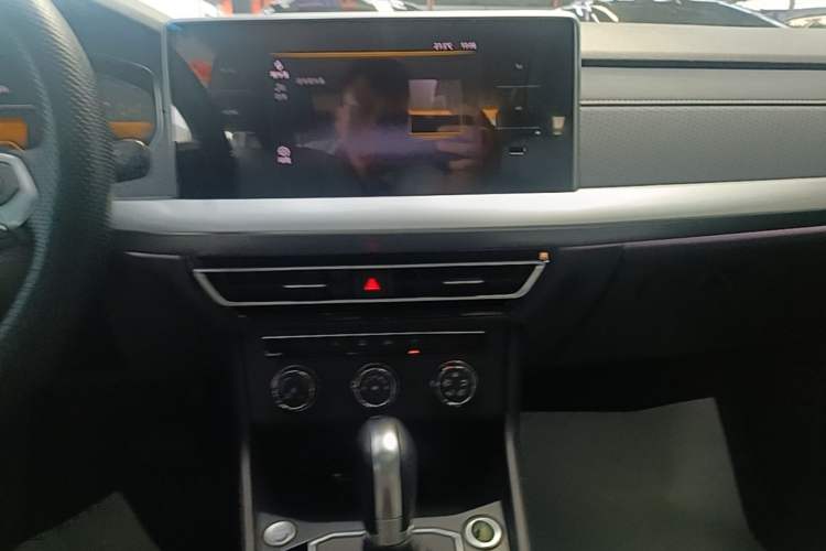Used Volkswagen Lavida 2023 300TSI DSG Full-Comfort Edition Audio And AC Panel