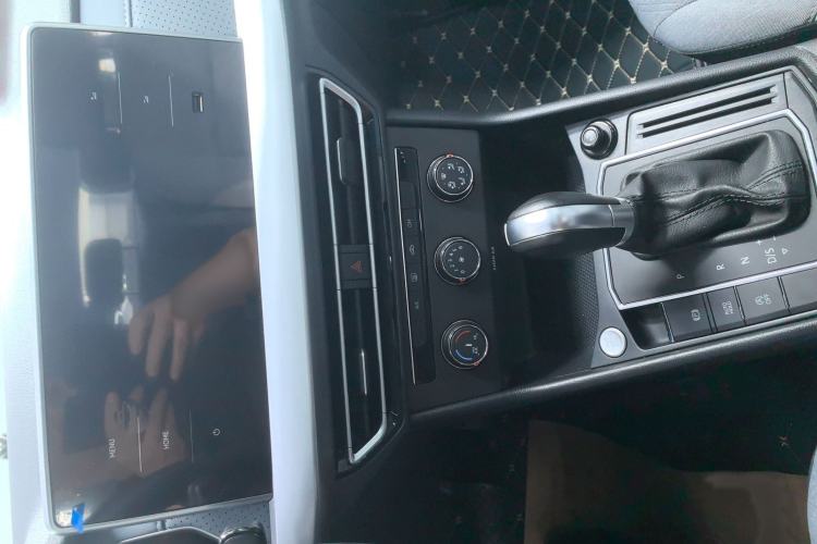 Used Volkswagen Lavida 2023 300TSI DSG Full-Comfort Edition Audio And AC Panel