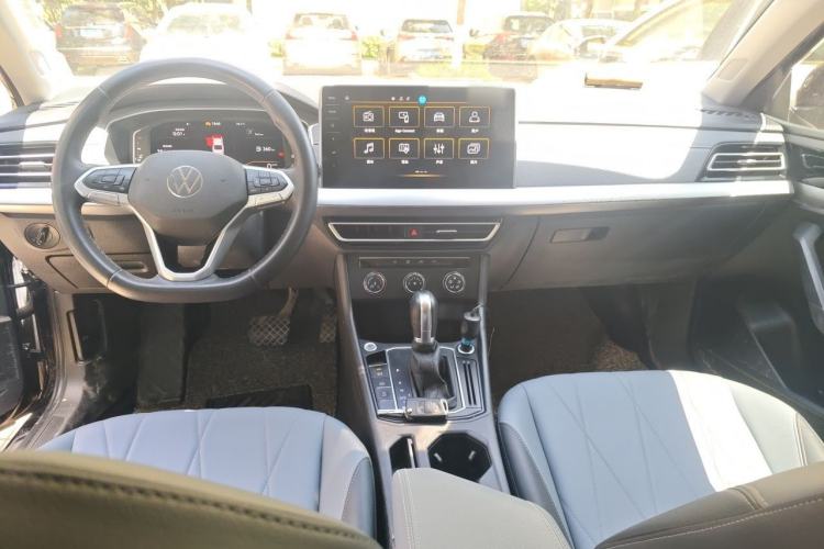 Used Volkswagen Lavida 2023 Revised Version 1.5L Automatic 5 Millionth Edition Center Console
