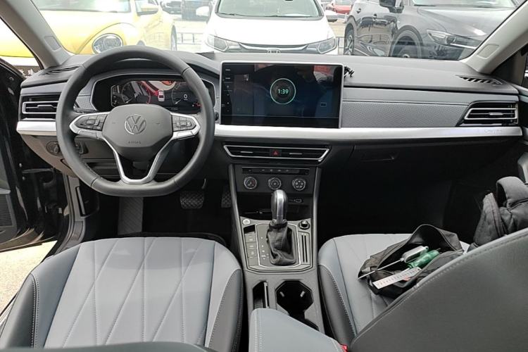 Used Volkswagen Lavida 2023 1.5L Automatic 5 Million Edition Center Console