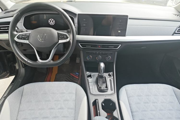 Used Volkswagen Lavida 2023 Revised Version 1.5L Automatic – Full-Option Edition Center Console