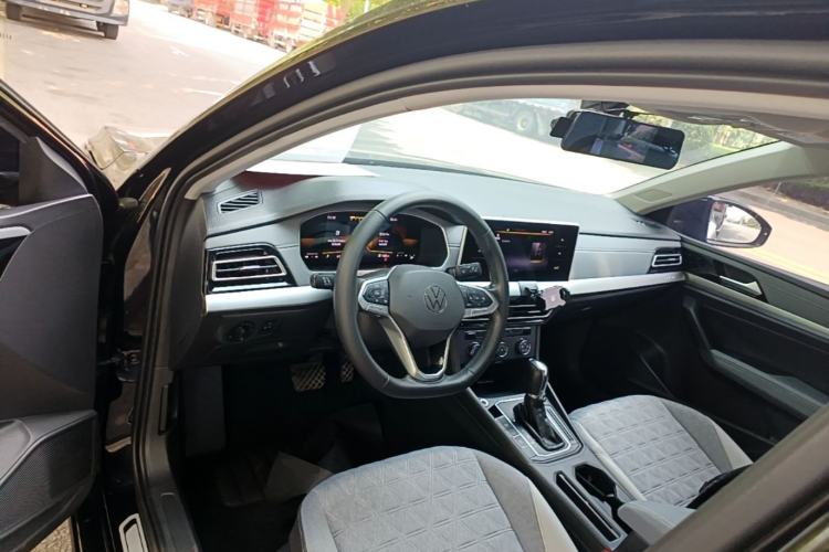 Used Volkswagen Lavida 2023 1.5L Automatic Full-Comfort Edition Center Console