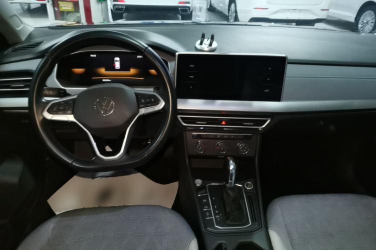 Used Volkswagen Lavida 2023 1.5L Automatic Full-Comfort Edition Center Console