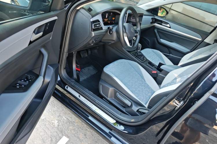 Used Volkswagen Lavida 2023 300TSI DSG Full-Comfort Edition Driver Seat