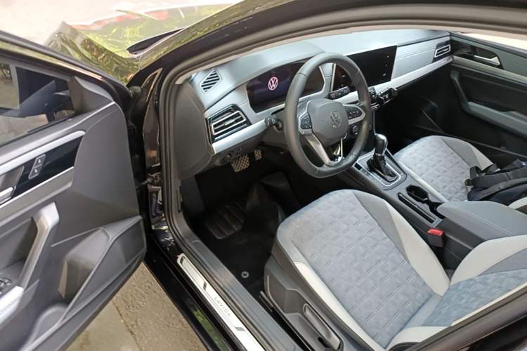 Used Volkswagen Lavida 2023 1.5L Automatic Full-Comfort Edition Driver Seat