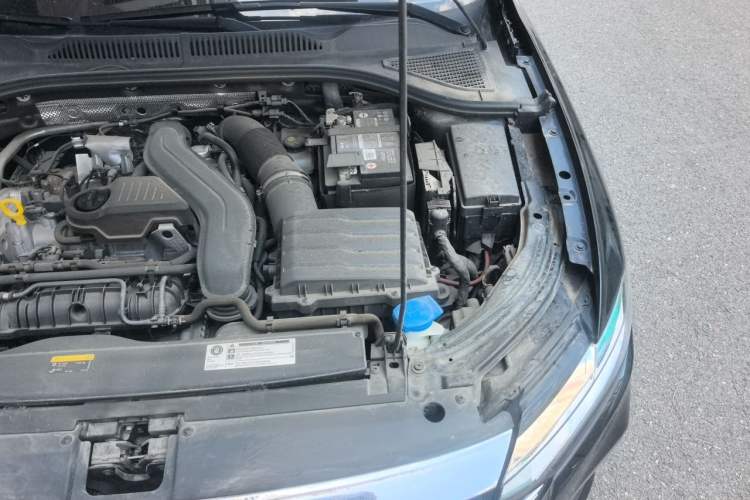 Used Volkswagen Lavida 2023 300TSI DSG Full-Comfort Edition Engine Bay Left