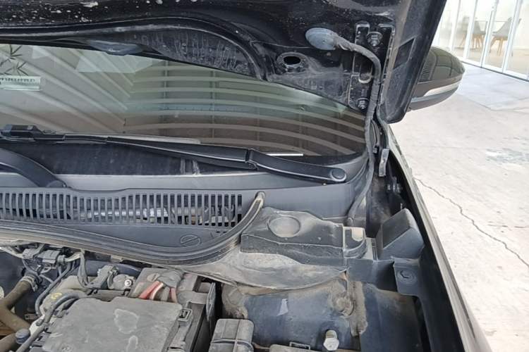 Used Volkswagen Lavida 2023 New Sharp 1.5L Automatic Outstanding New Vision Edition Engine Bay Left