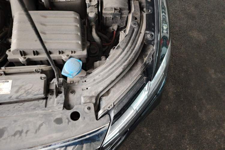 Used Volkswagen Lavida 2023 300TSI DSG Full-Comfort Edition Engine Bay Left