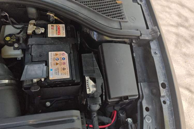 Used Volkswagen Lavida 2023 300TSI DSG Starry Full-Comfort Edition Engine Bay Left