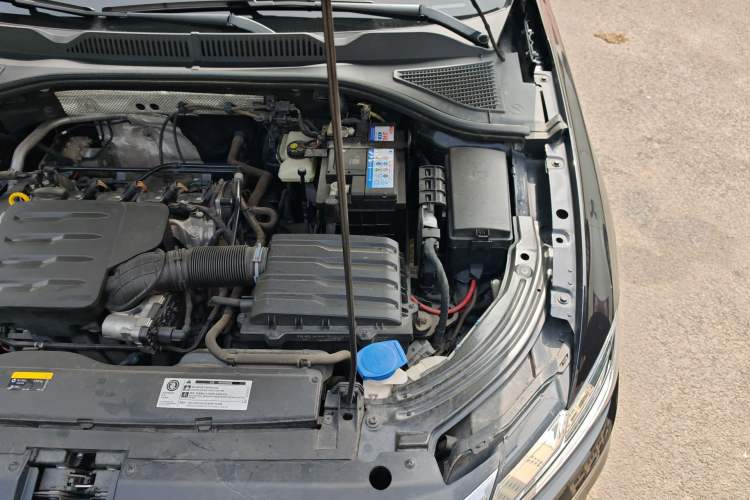 Used Volkswagen Lavida 2023 Revised Version 1.5L Automatic Starry Sky Edition – 5 Million Units Engine Bay Left