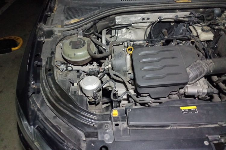 Used Volkswagen Lavida 2023 1.5L Automatic De Yi Edition Engine Bay Right